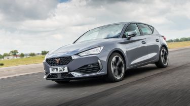 Cupra Leon 245 VZ1 driving